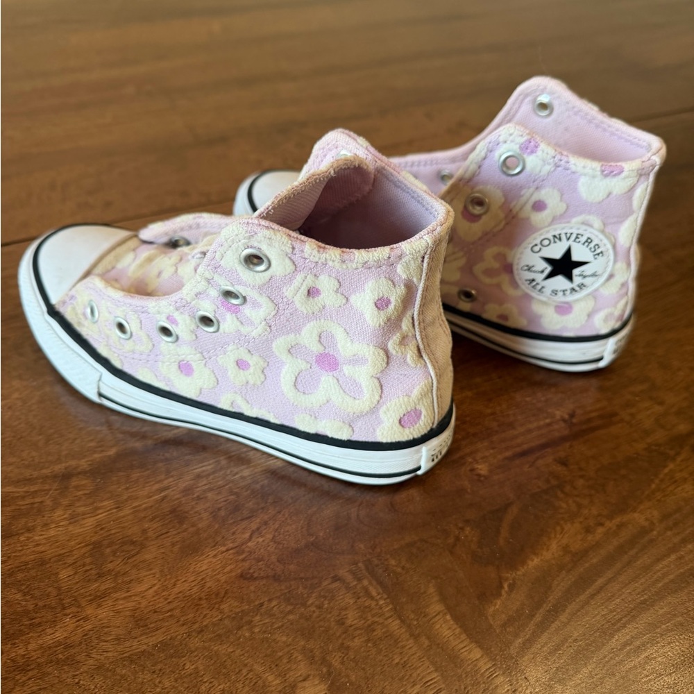 Kids converse sneakers
